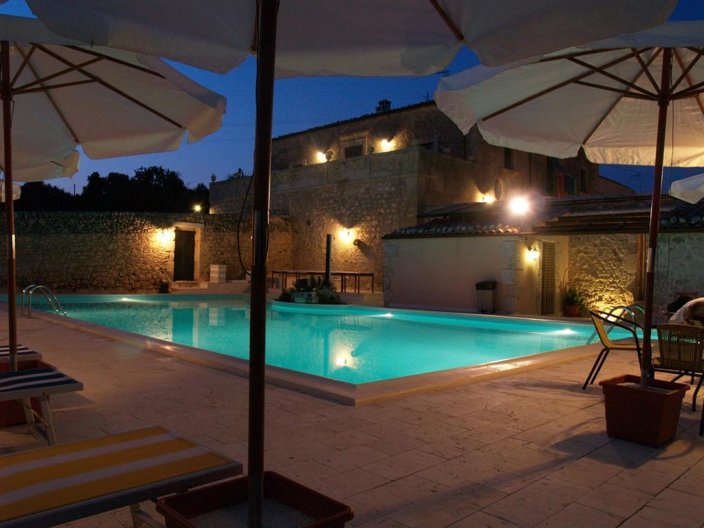 Gasthaus Casina Di Grotta Di Ferro Santa Croce Camerina Exterior foto
