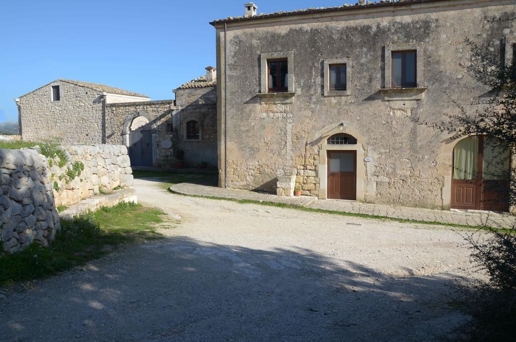 Gasthaus Casina Di Grotta Di Ferro Santa Croce Camerina Exterior foto