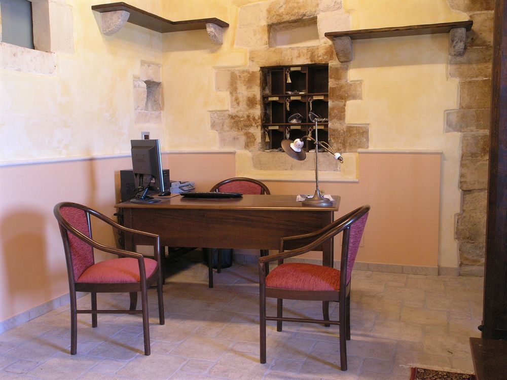 Gasthaus Casina Di Grotta Di Ferro Santa Croce Camerina Exterior foto