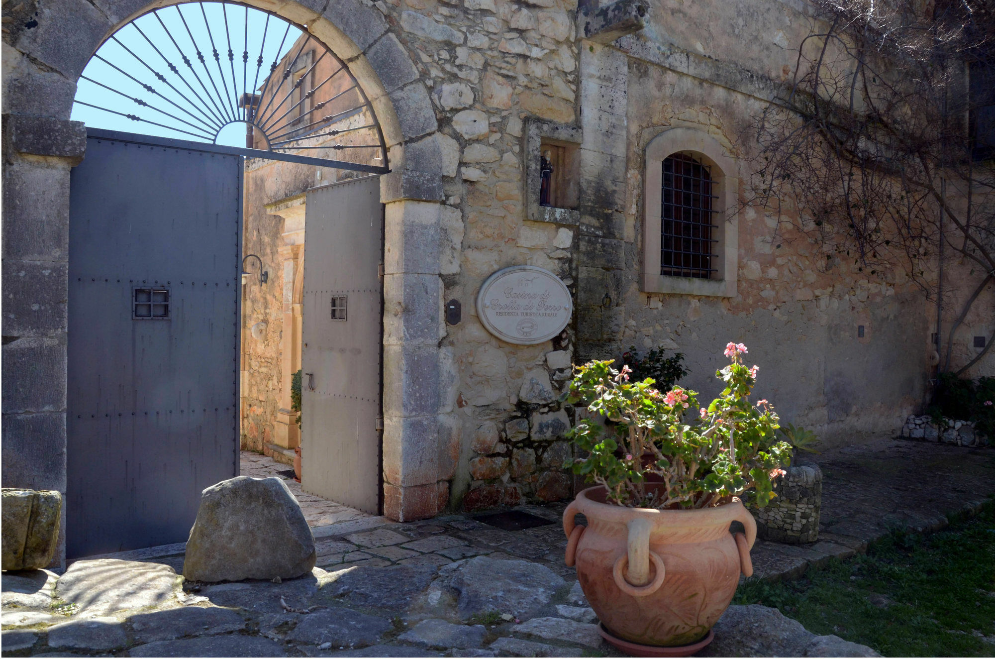 Gasthaus Casina Di Grotta Di Ferro Santa Croce Camerina Exterior foto