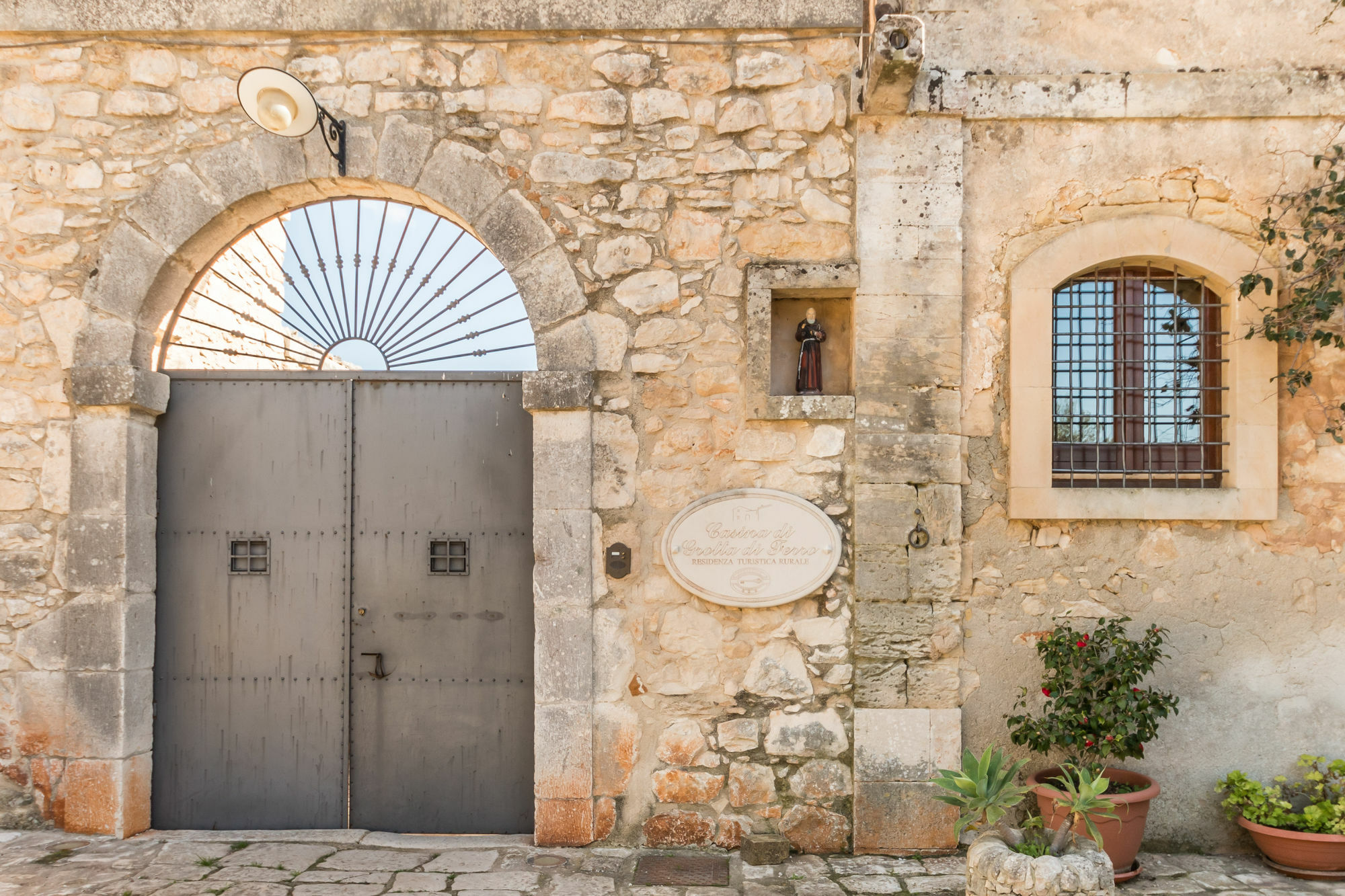 Gasthaus Casina Di Grotta Di Ferro Santa Croce Camerina Exterior foto